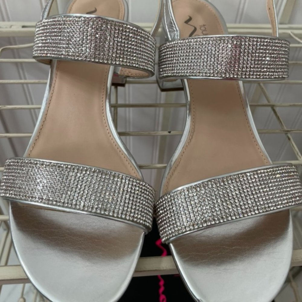 NINA Nandi-YY Silver Metallic w/rhinestones Block Heel Shoe Sz 8m